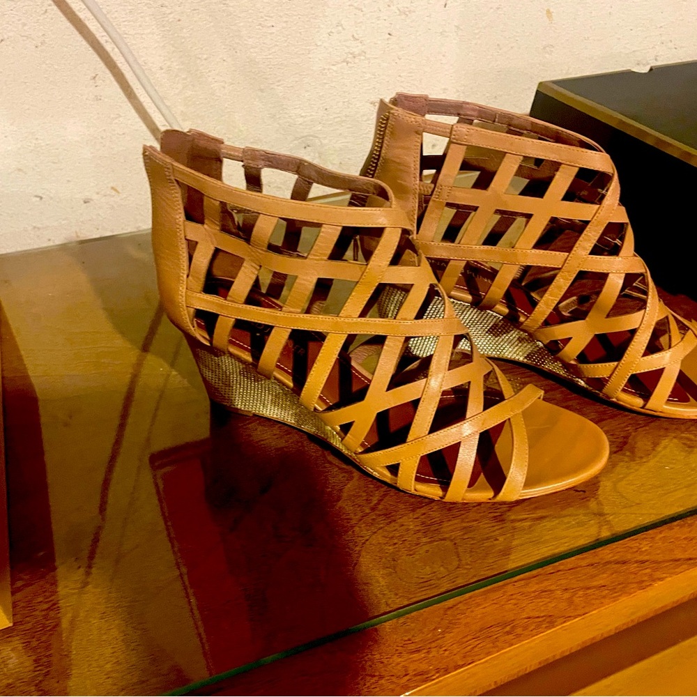 Women’s shoes